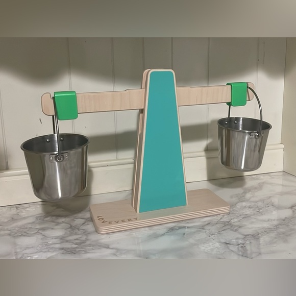 LOVEVERY Other - Lovevery Wooden Balance Scale with Buckets